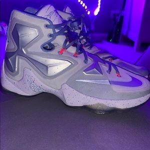Lebron 13 Christmas Days